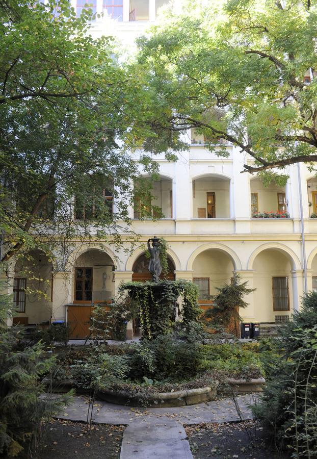 Opera Superior Liszt Ferenc Ter Apartment Budapest Exterior photo